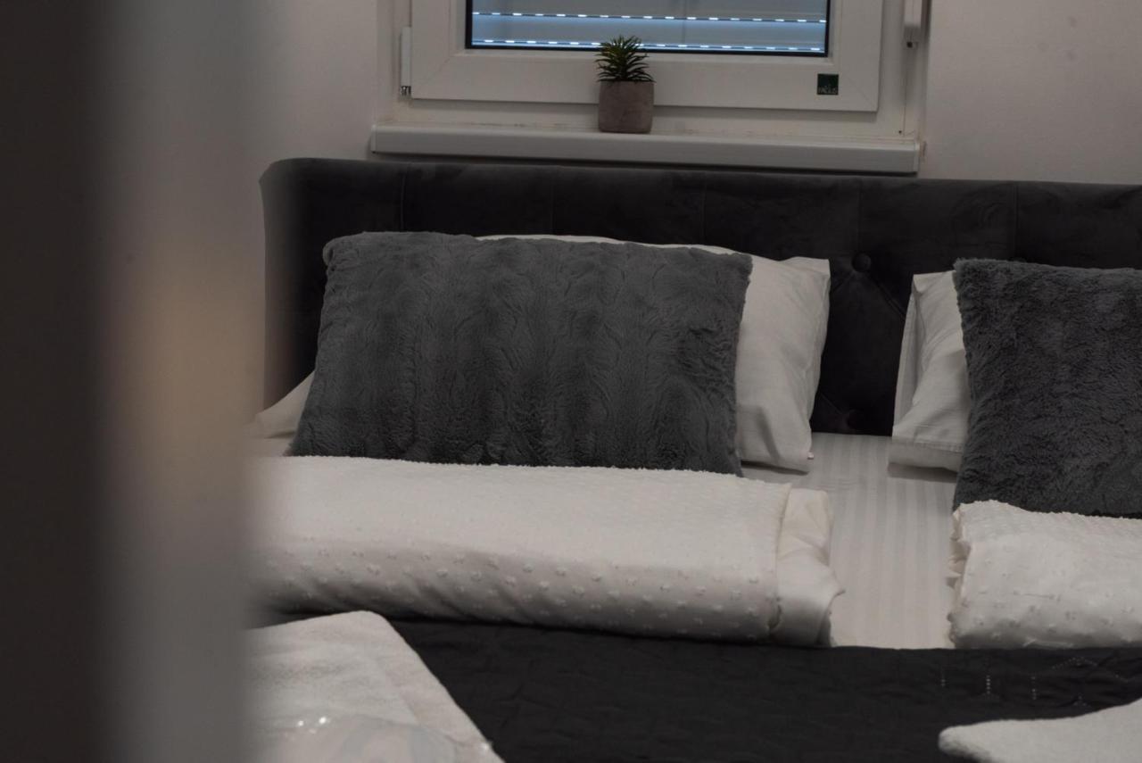 Lux Apartment III 普里耶多尔 外观 照片